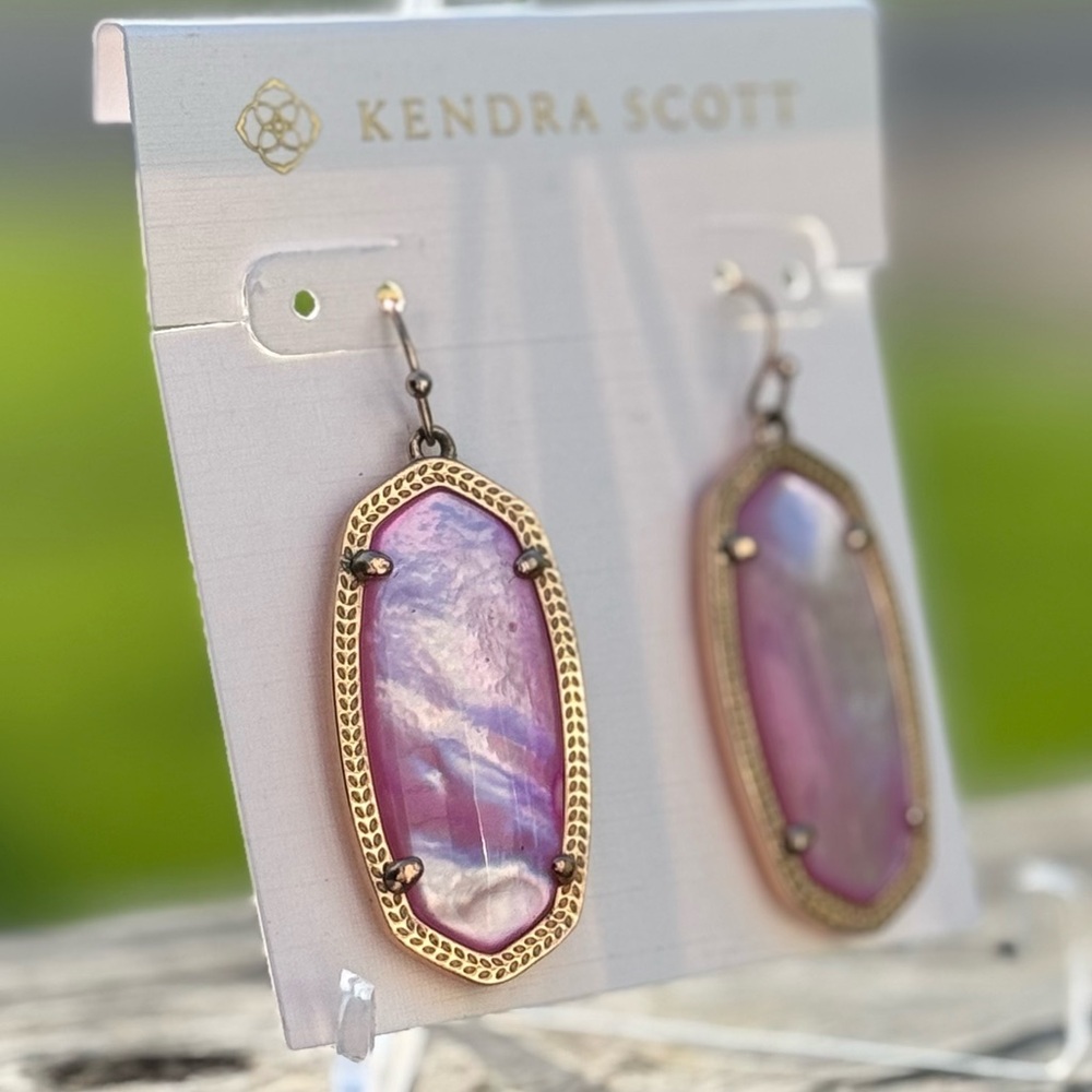💓Kendra Scott Lilac Mother of Pearl Earrings In Rose Gold ⇶ Retired color💓 - Picture 3 of 6